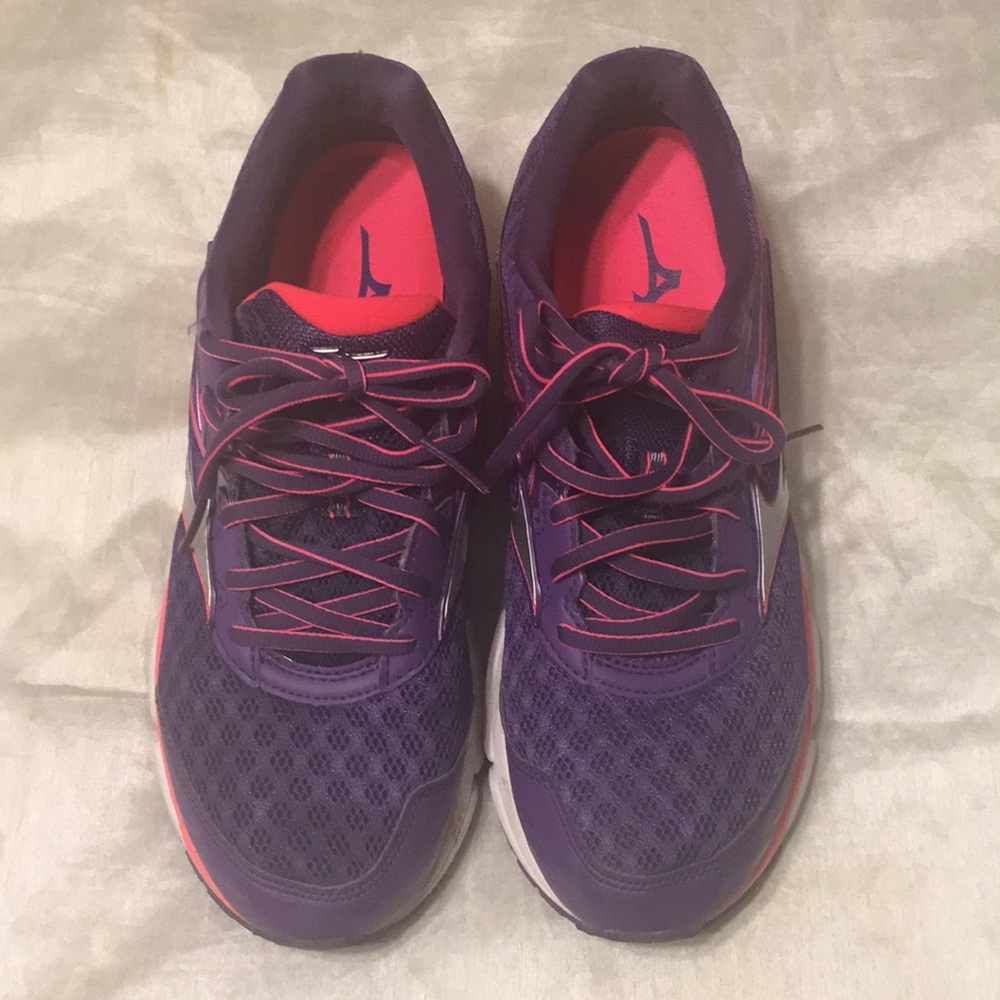 Mizuno Wave Inspire 10 shoes, size 10